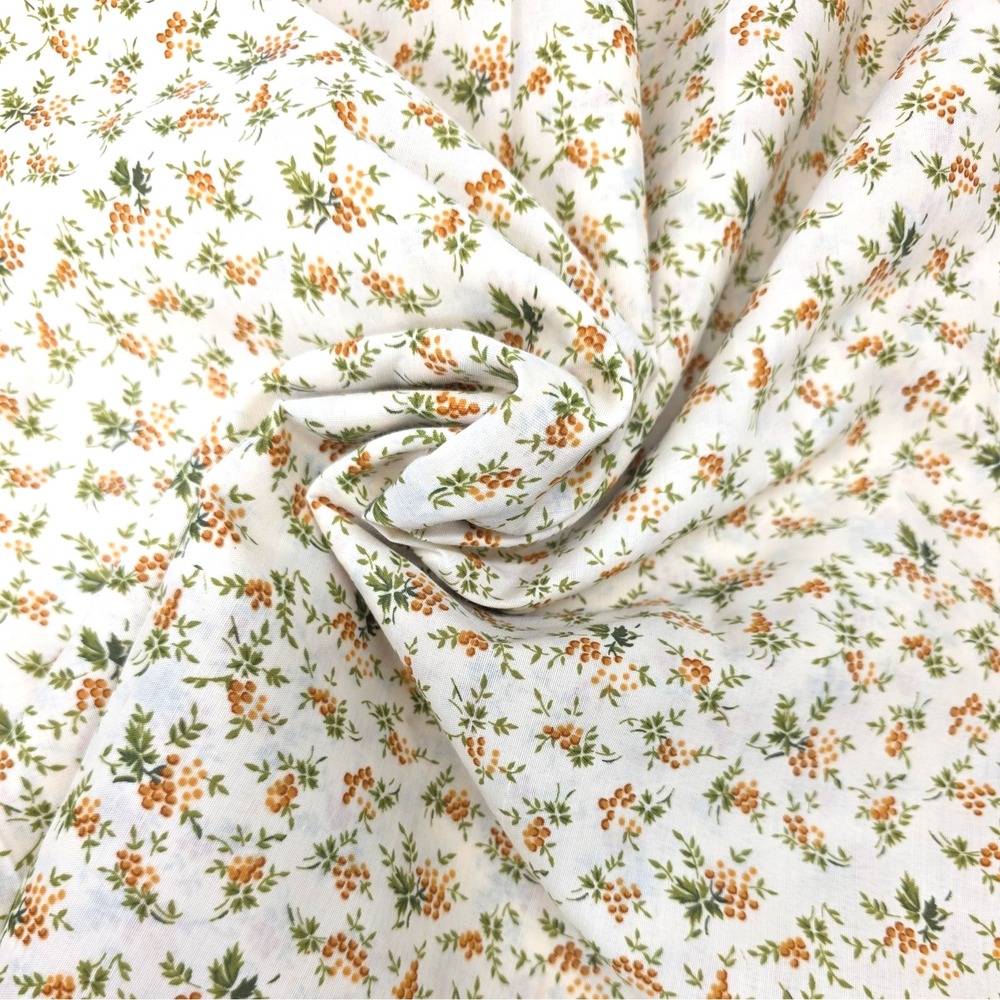 Vintage Fall Floral Calico Fabric Poly Cotton Blend Berry Leaf Print 5 Yards